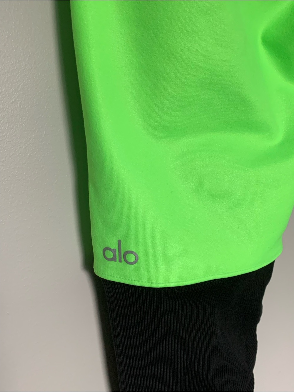 ALO Yoga Goddess Ribbed Legging in a vibrant Green & Black | Size Medium - Picture 7 of 10